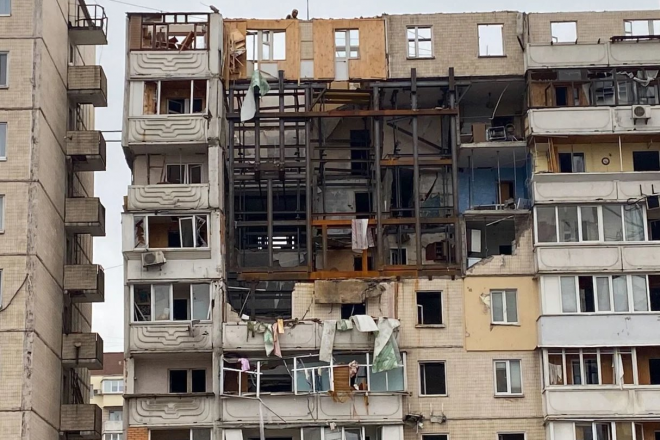 40 родин, постраждалих від вибуху будинку на Позняках, нарешті отримують право на житло