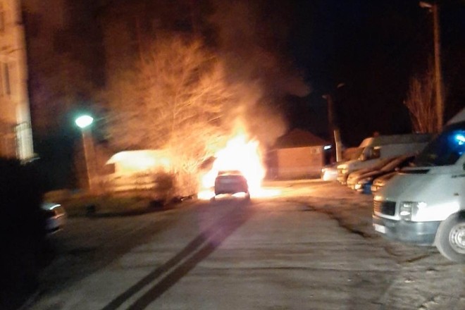 Екс-меру Коцюбинського вночі спалили автомобіль