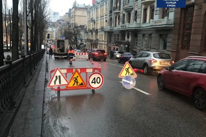 Прорив водогону на бульварі Тараса Шевченка – як тепер рухатись