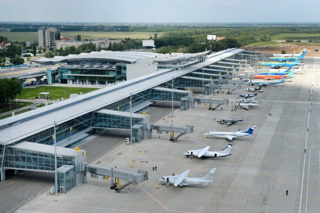 Понад 60 тисяч польотів налітали київські аеропорти за 2020 рік – цифри
