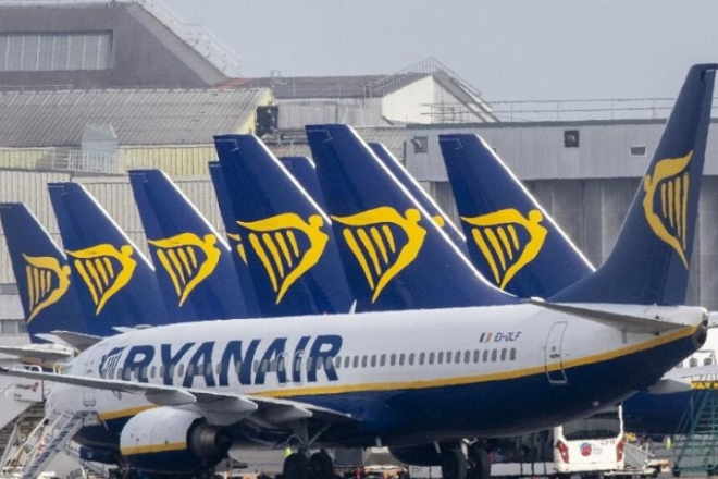 Ryanair призупиняє більшість авіарейсів з Києва. Принаймні до весни