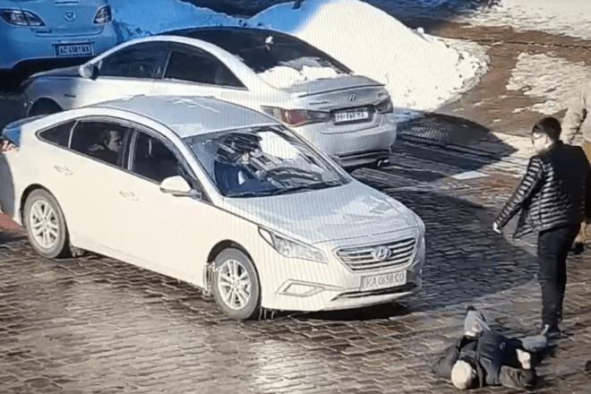 Таксист-іноземець вбив митника в центрі Києва