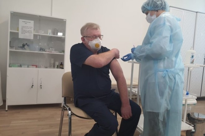У Києві розпочалась вакцинація від COVID-19 – вже є перші щеплені