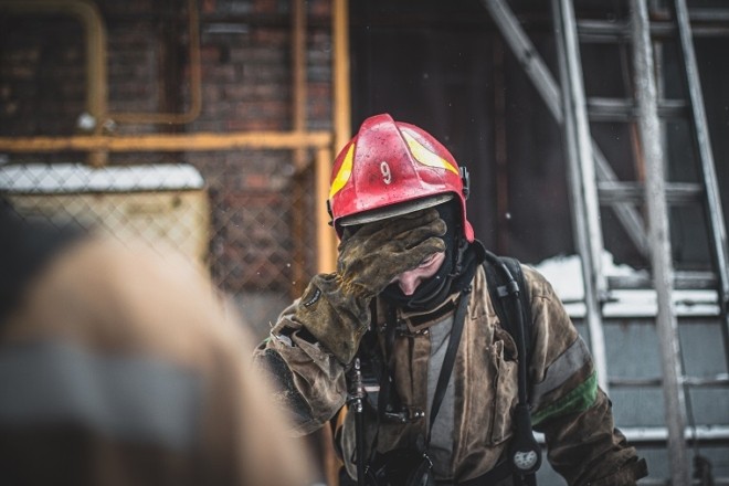 Друга масштабна пожежа за день: на Відрадному палала 2-поверхова фабрика