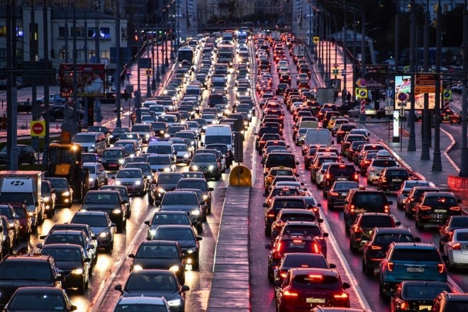 Транспортний потік поменшав майже на всіх на дорогах столиці, крім однієї