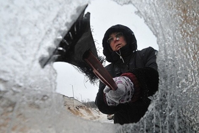 Перший сніг і ожеледиця: киян і жителів області попереджають про небезпечні метеорологічні явища