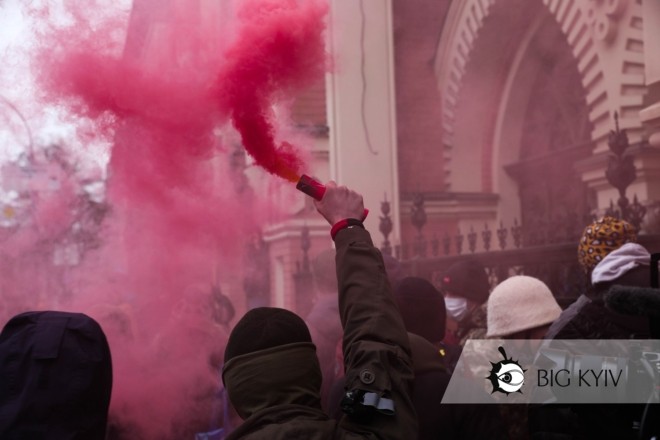 Київ буремний: містом іде багатотисячна акція підтримки Стерненка (ФОТО)