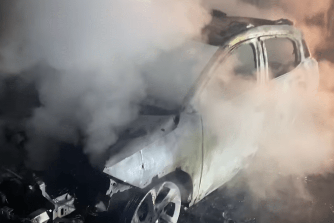 Вночі у Києві спалили автівку відомого журналіста. Вже вдруге за останні кілька років