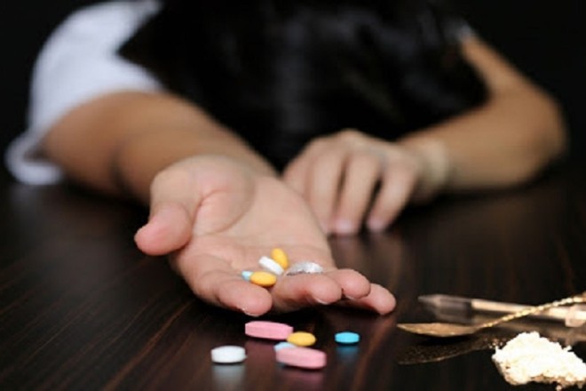 Заборонити продавати ліки дітям — вже два законопроекти внесено до Верховної Ради