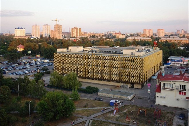 У Київраді вимагають зберегти історичний фасад “Дитячого світу”
