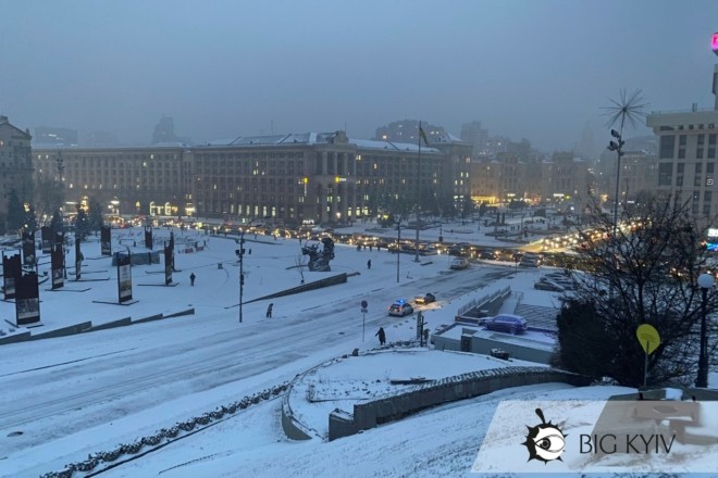 Зима не відступає. Засніжений Київ виглядає фантастично (ФОТО)