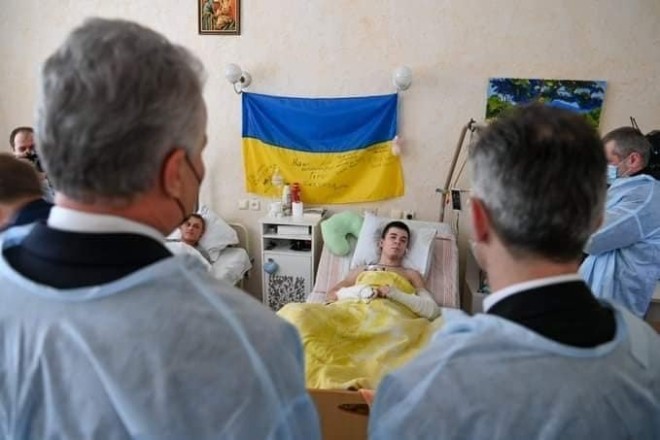 Президент Литви провідав поранених воїнів в київському госпіталі. Зеленський не прийшов