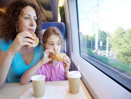 На борту Інтерсіті+ з’явилося меню для дітлахів. Чим годуватимуть найменших пасажирів?
