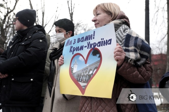 “Ми з вами. Крим – то Україна”. У парку Шевченка відбулась акція солідарності з українським Кримом (ФОТО)