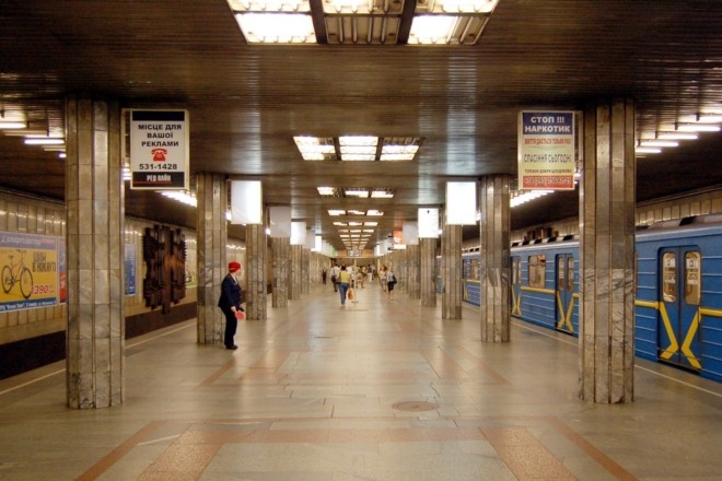 На метро «Почайна» закривають вестибюль до електрички – причина, дати