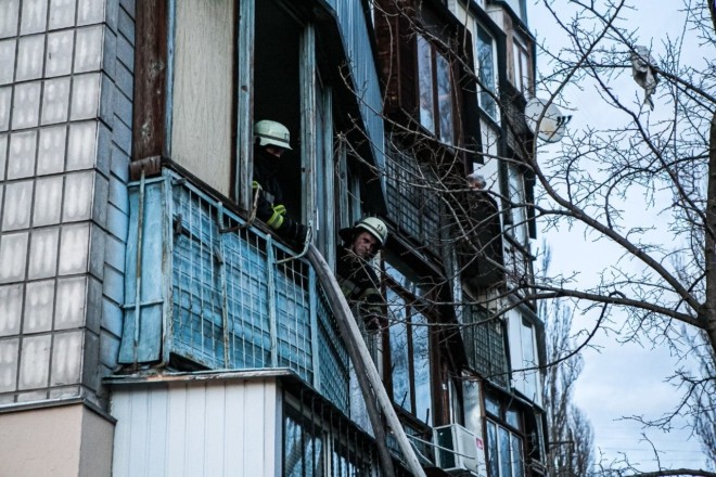 Киянка під час пожежі спустила дітей через вікно до сусідів
