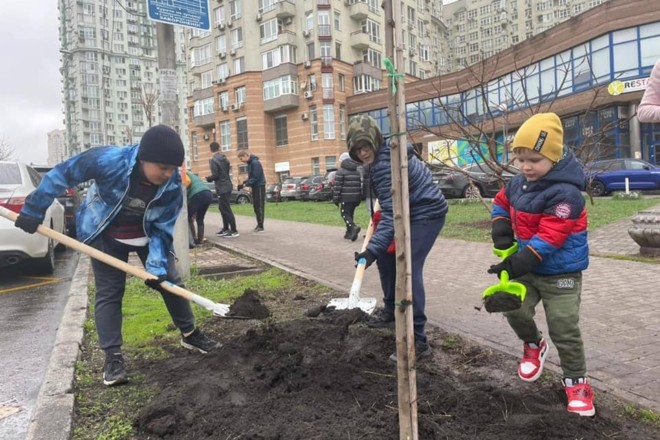 День довкілля у Києві: місто вичистили від сміття і засадили деревами