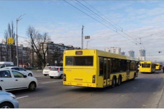 Таксі під 1000 гривень та пусте метро – перший день локдауну в Києві (ФОТО)