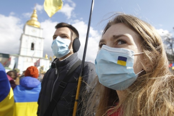 Українці не готові поступатися ворогу задля миру — опитування