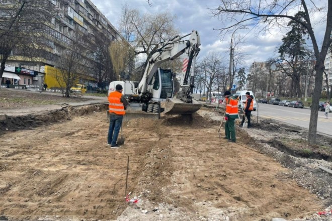 На вулиці Чорнобильській буде велодоріжка – роботи вже стартували (ФОТО)