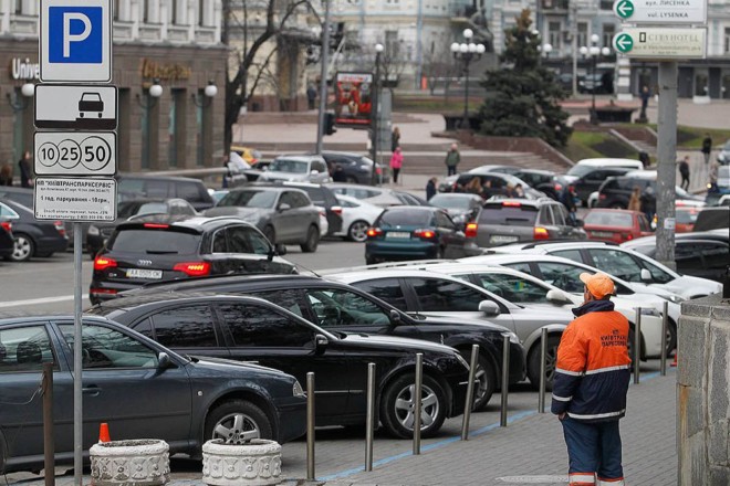Кияни зможуть повертати евакуйовані авто за QR-кодом і користуватися онлайн-мапами парковок