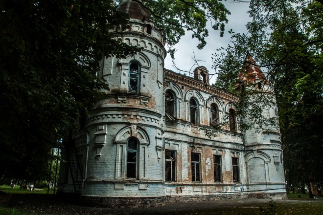 Врятувати “Маєток Штамма”: у Бучі знищується садиба, якою володіє Київрада