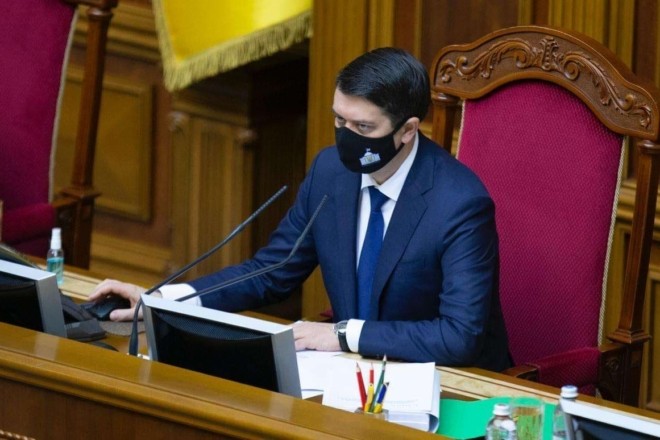 Верховна Рада вслід за Київрадою вирішила не переносити засідання