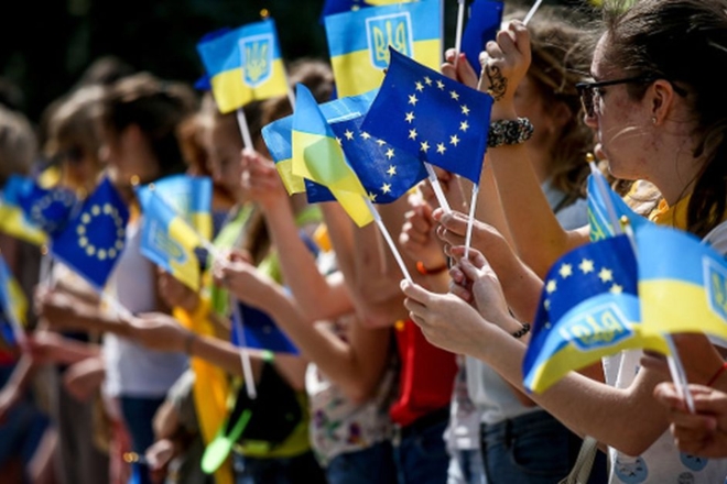 Порошенко подякував Європарламенту за підтримку України в статусі кандидата в ЄС