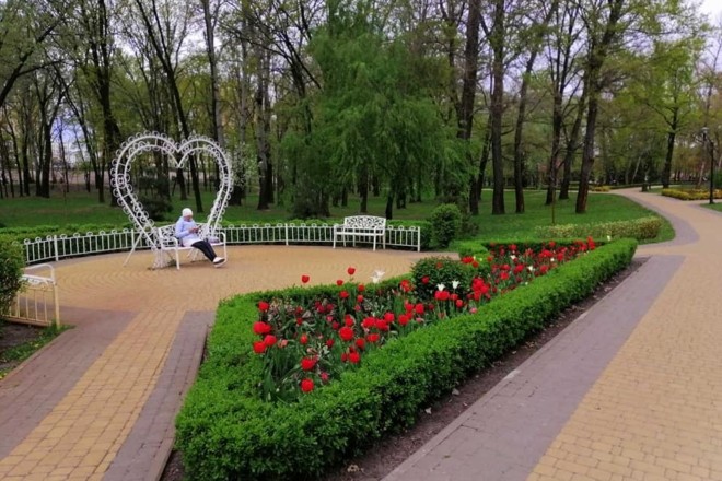 Обстеження на вибухівку: в яких київських парках вже можна спокійно гуляти