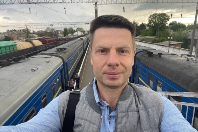 20 тисяч та картки: нардепа Олексія Гончаренка обікрали в потязі