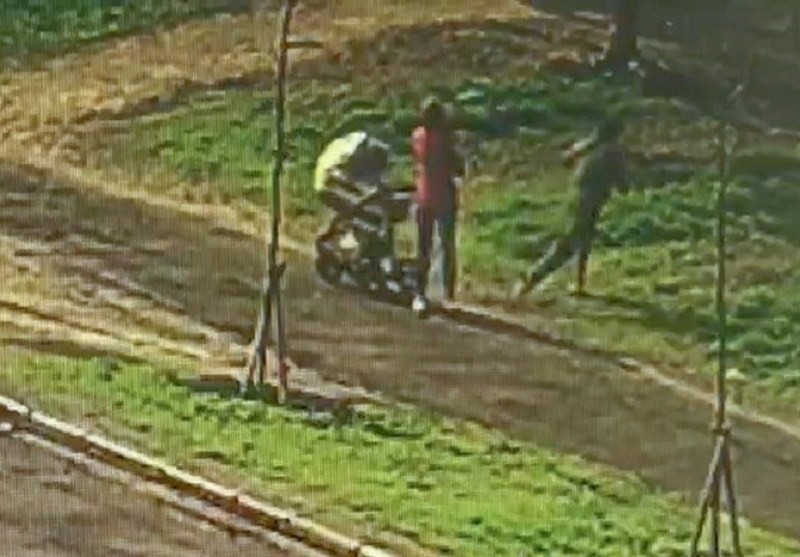 В Києві 18-річний хлопець виривав з рук жінок мобільники і тікав (ФОТО)