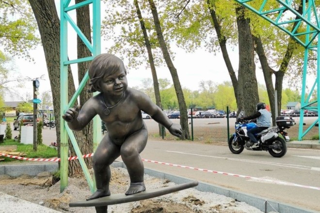 Від автора малюків-засновників Києва: до дня міста відкриють нову скульптуру