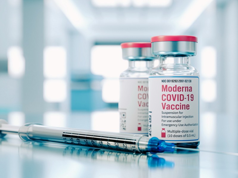 Карантин, день 437. COVID-вакцини подарували світові 9 нових мільярдерів