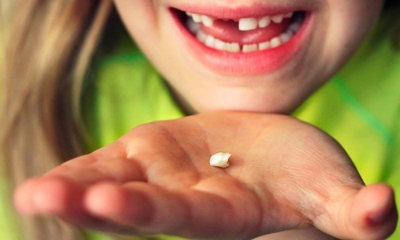Стоматологи-садисти чи неуважна мати? В Ірпені дитині видалили одразу 12 молочних зубів
