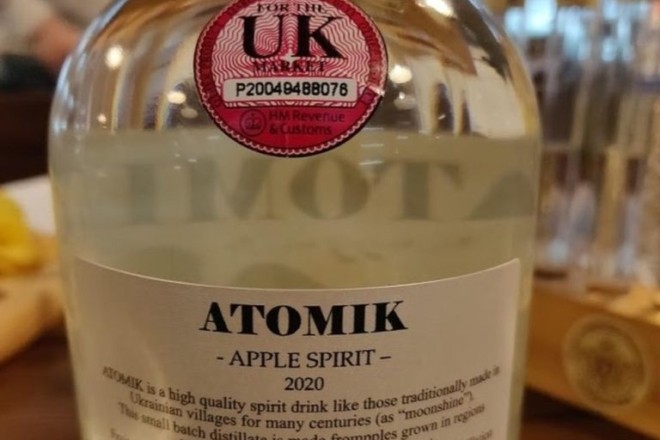 До Британії ледь не продали 1,5 тисячі пляшок горілки з чорнобильських яблук