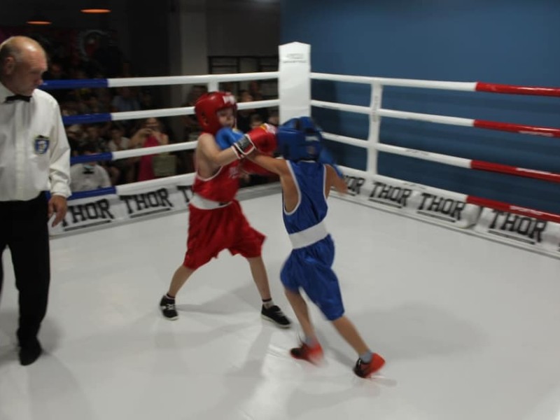 Навчать застосовувати кулаки правильно: Дарниця отримала новий боксерський клуб