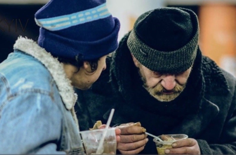 Безхатченки на Майдані: сморід, безкоштовна кухня і до чого тут Євангеліє