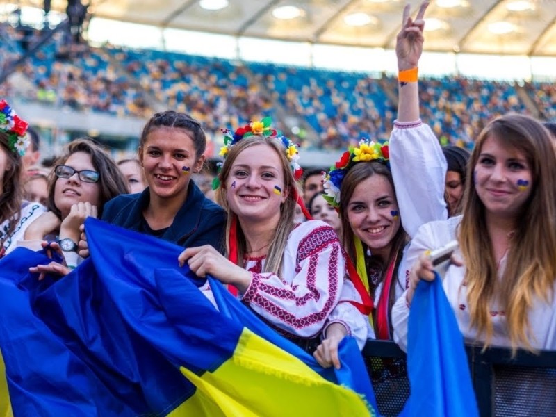 Сьогодні в Україні День молоді. Цікаві факти про офіційне свято юнаків та дівчат і не тільки