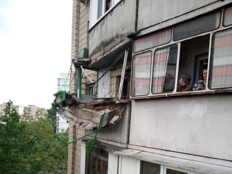 Чому в Києві падають балкони і хто має за це відповідати