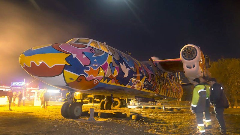 Розфарбуй літак. Аеропорт “Київ” оголосив конкурс на оновлення своєї візитівки