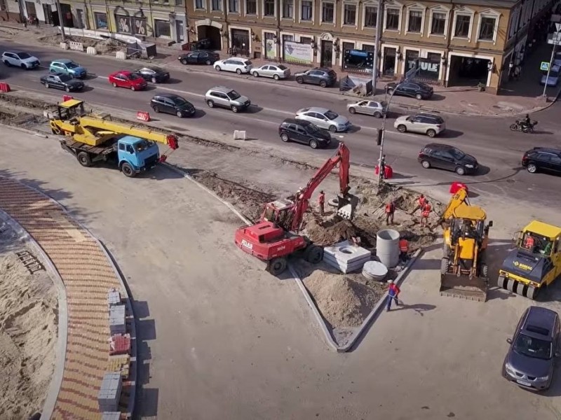 Екватор дорожнього сезону: які вулиці, розв’язки, колії ремонтують у Києві та що вже зробили