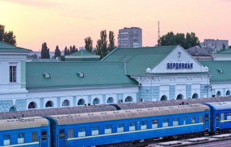 “Укрзалізниця” прискорила поїзд з Києва до Азовського моря