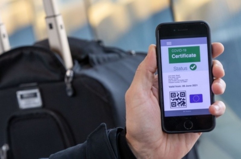 COVID-сертифікат діятиме для поїздок за кордон лише після процедури його визнання
