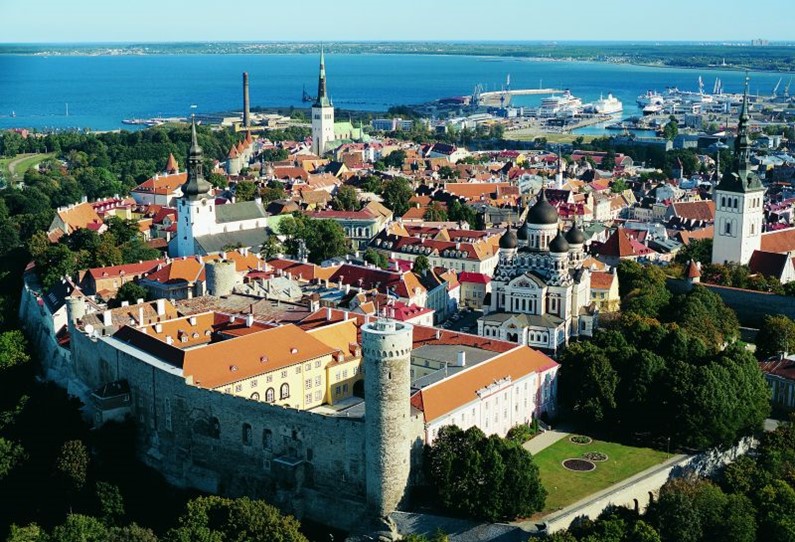 Естонія прийматиме щеплених українських туристів після всіх видів вакцин