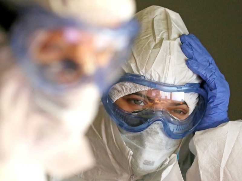 Майже 300 українців захворіли коронавірусом цієї доби. Чверть – у Києві