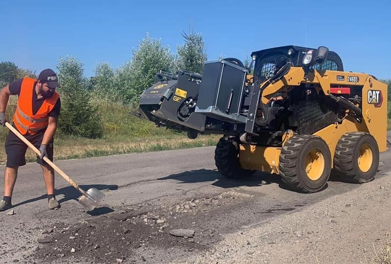 Ямки – геть! У Ржищівській громаді розпочався ремонт доріг