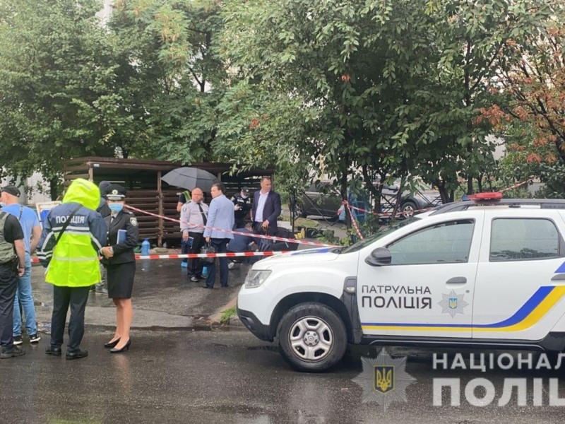 Чоловіка застрелили у Дніпровському районі серед білого дня (ФОТО)