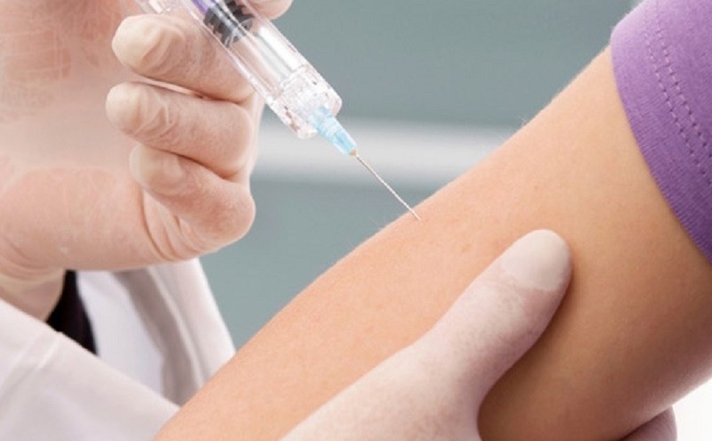 Ще один столичний медцентр почав вакцинувати препаратом Moderna: деталі