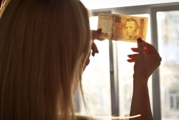 “Багато їдять?”: майже половині українців грошей вистачає лише на їжу та одяг