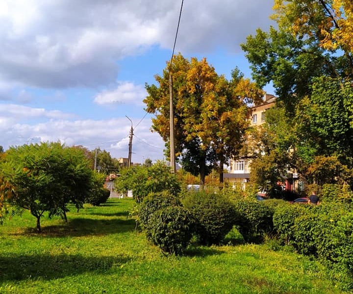 У Парку захисників України – жодного ліхтаря, а от у парку біля РДА – аж 126